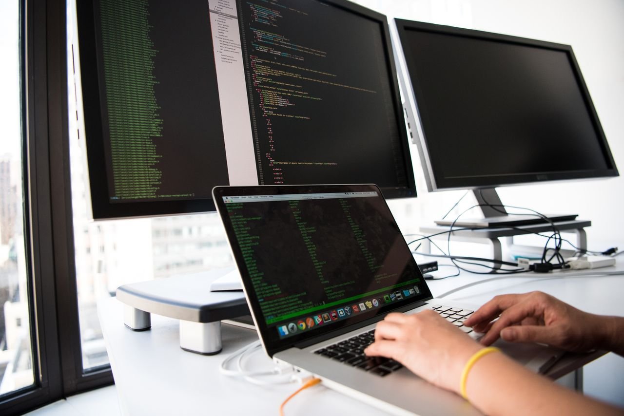 technical SEO services Canada - server infrastructure and website optimization